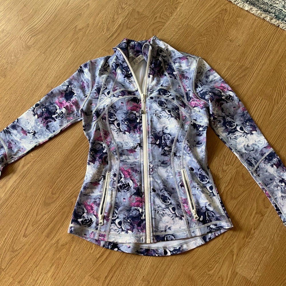 Lululemon women’s zip up jacket